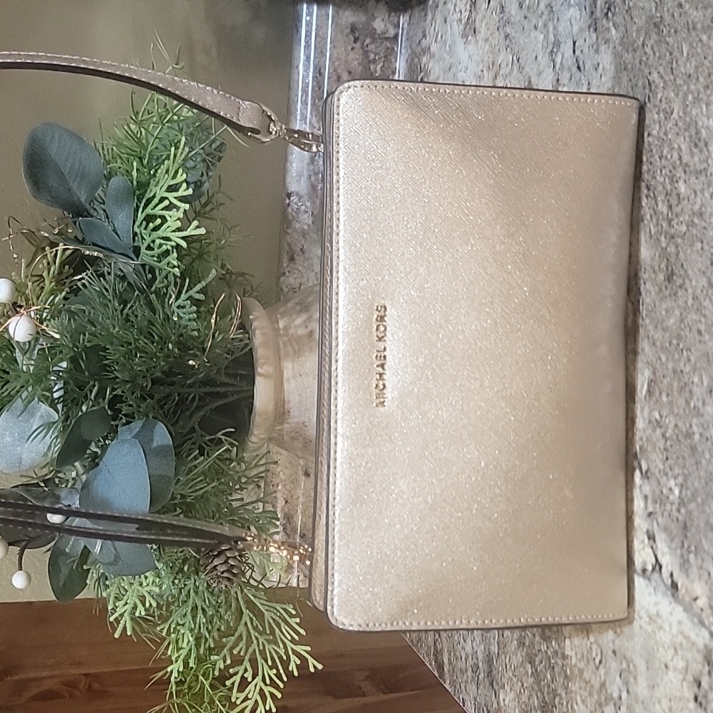 Michael Kors NWOT Metallic Gold Crossbody - Picture 1 of 11
